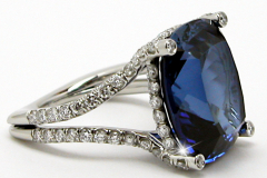 15.50 carats Cushion Sapphire Ring