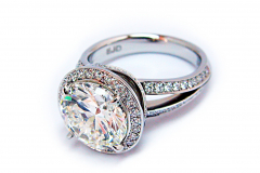5.00 Carats Round Diamond Halo Split Shank Ring