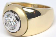 Men’s Ring with Round Diamond